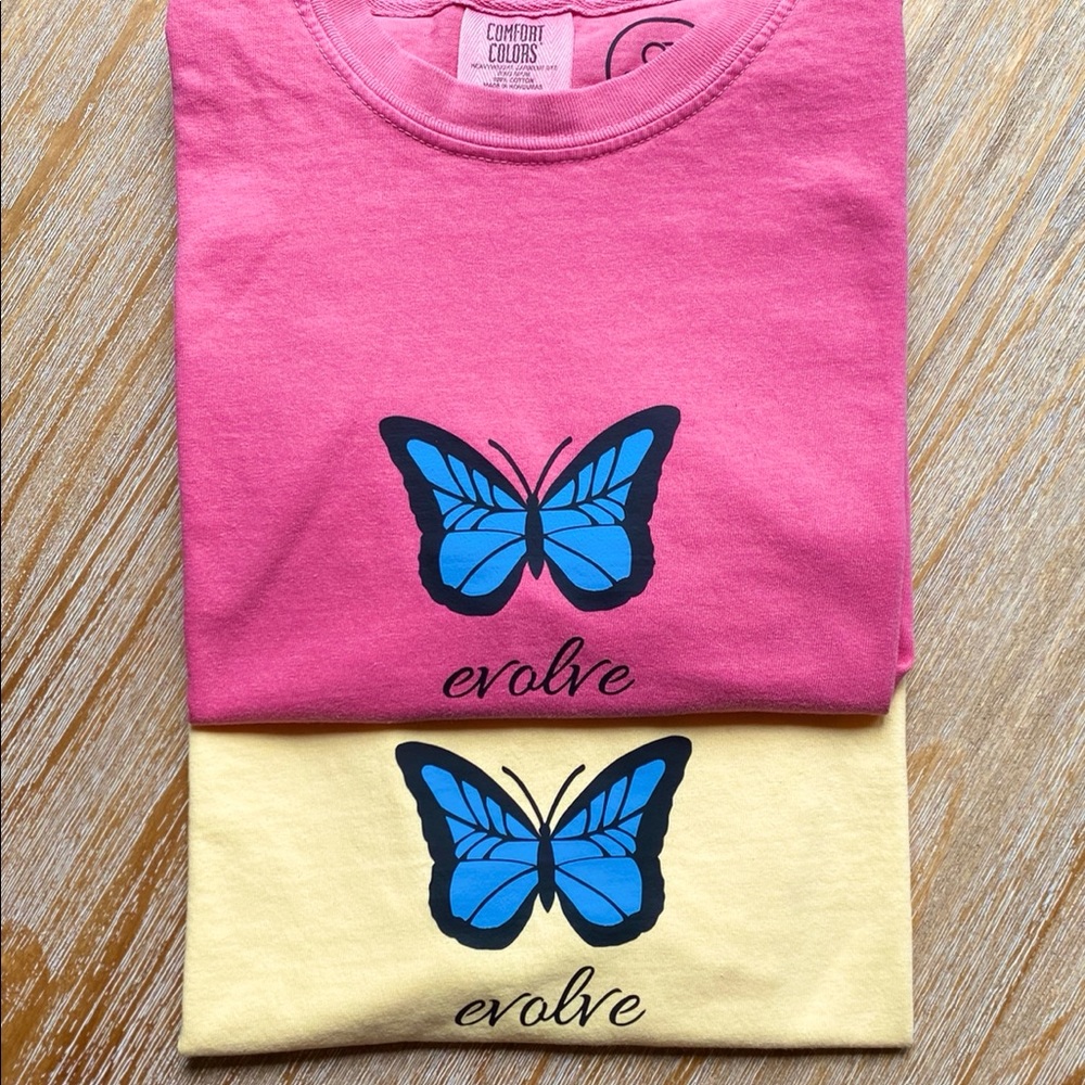 Butterfly evolve short sleeve top